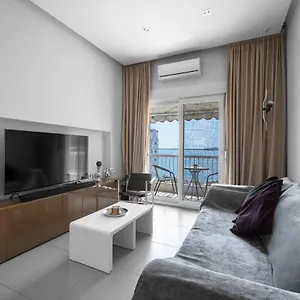 Awesome Sea View, Nilie Hospitality Mgmt Apartment